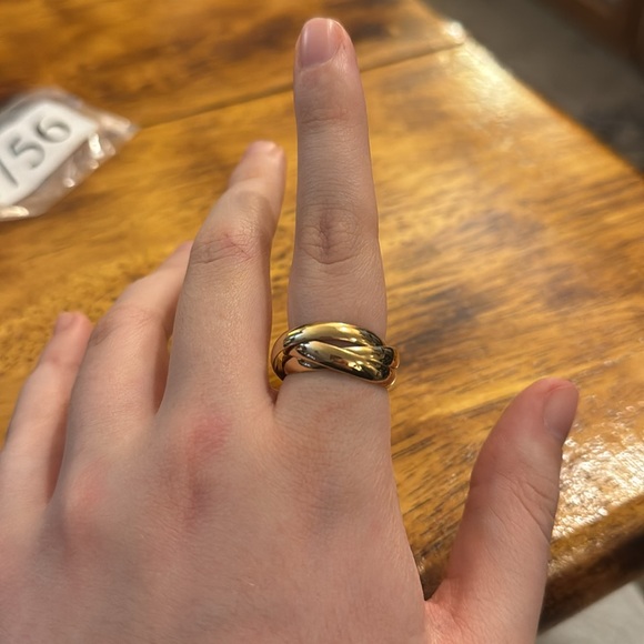 Vintag Avon Gold Tone Rolling Ring Size 8.75 - Picture 5 of 6